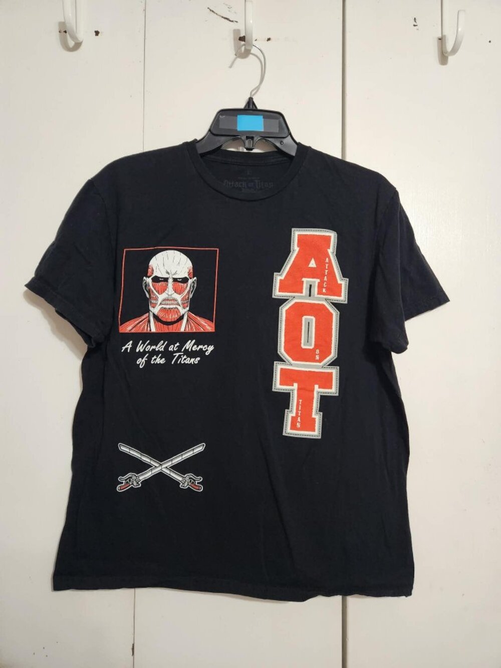 Attack On Titan Men M Black Graphic T Shirt AOT Crunchyroll Anime Colossal Titan